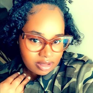 Meet your Posher, Kiana